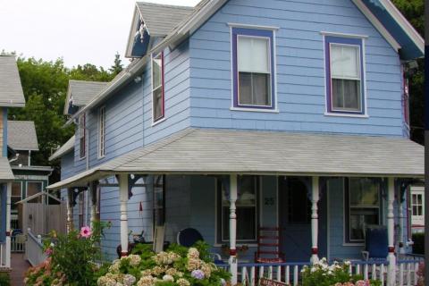 3 BR House For Rent in Oak Bluffs  #621