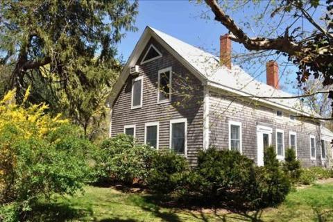 Single Family Home For Sale in West Tisbury #41817